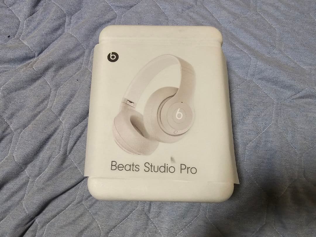 Beats Studio Pro ホワイト キャリングケース付き