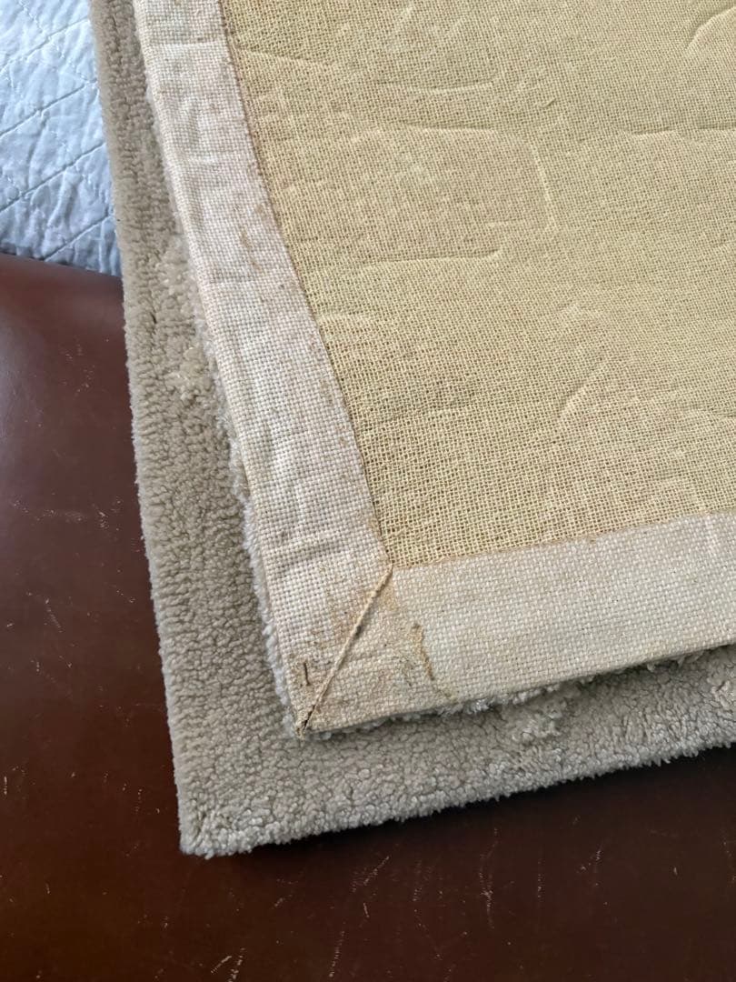 ローラアシュレイ　花柄　ベージュラグ　　120×180センチ