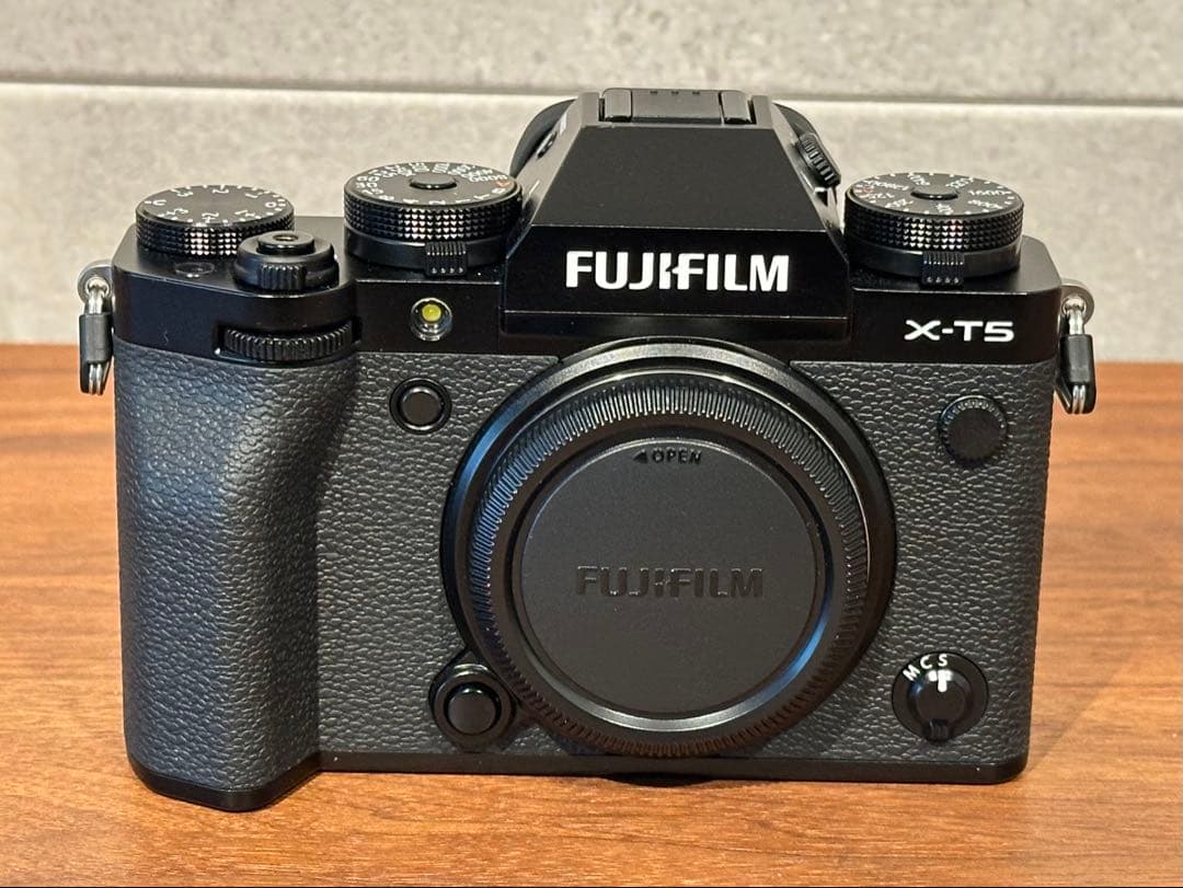 【美品】FUJIFILM X-T5 ボディ ブラック／ショット数777枚