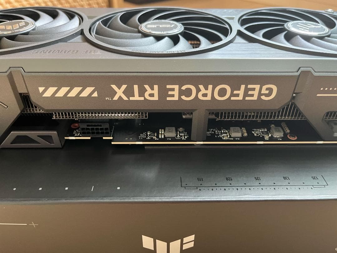 グラフィックボード・グラボ・ビデオカード ASUS TUF Gaming GeForce RTX 5070 Ti OC