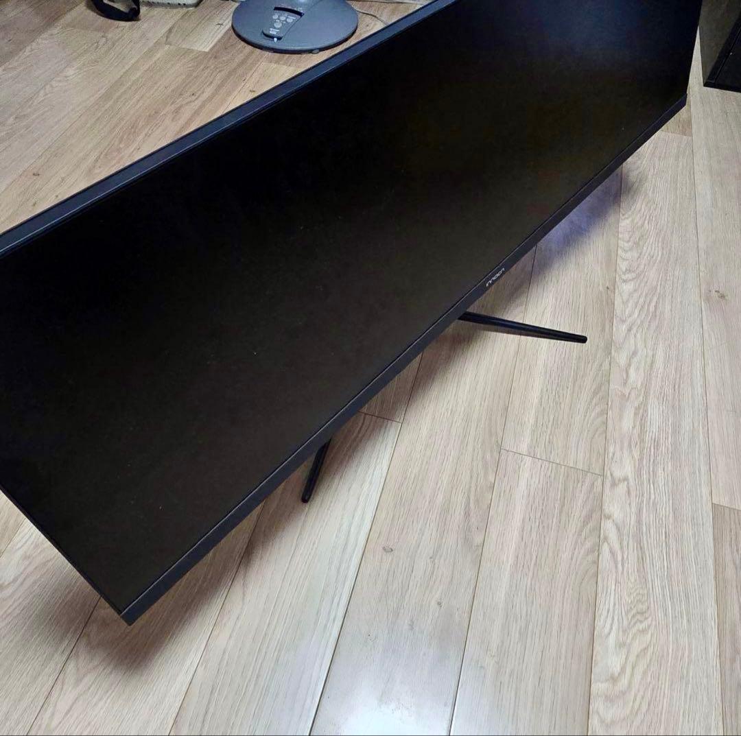 wis⭐︎　INNOCN 43.8インチモニター 120Hz 本体　中古