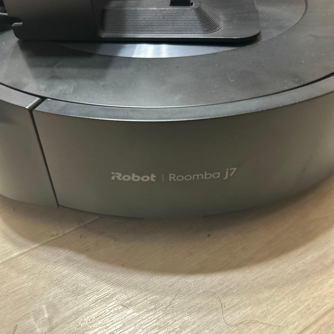 ルンバ j7 ロボット掃除機 アイロボット 高性能カメラ コード類回避 動作良好