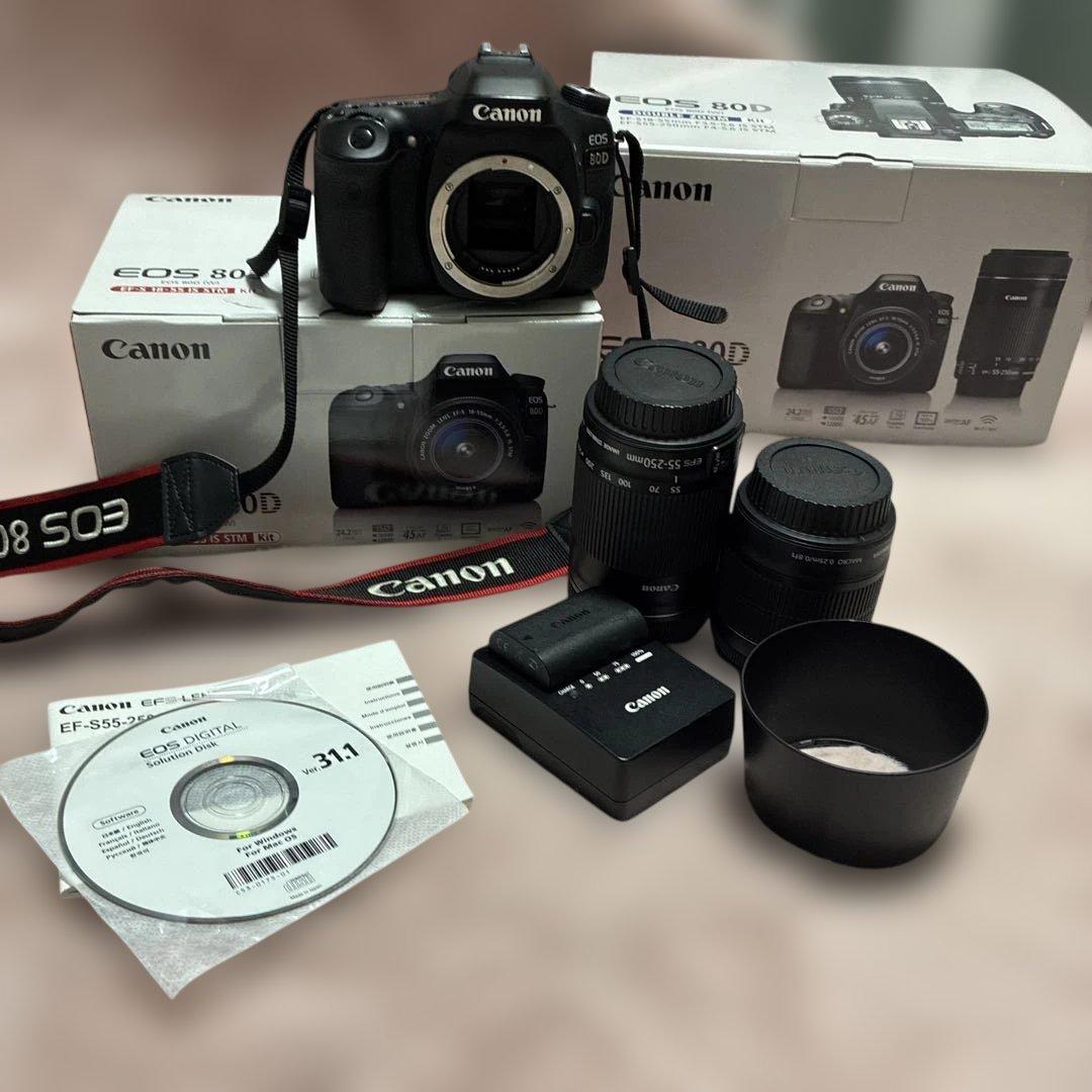 見品！Canon EOS 80D デジタル一眼レフカメラ　ダブルレンズキット