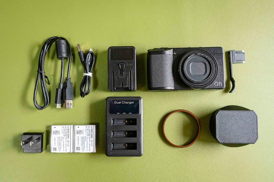 RICOH GRⅢx フィルター、フード、サムレスト、予備バッテリー、5年保証