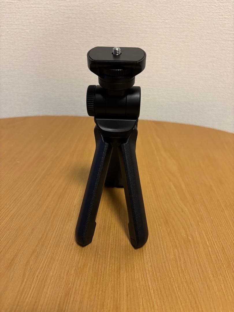 SONY α7c ブラック　ミラーレス一眼　ワイヤレスシューティンググリップ三脚