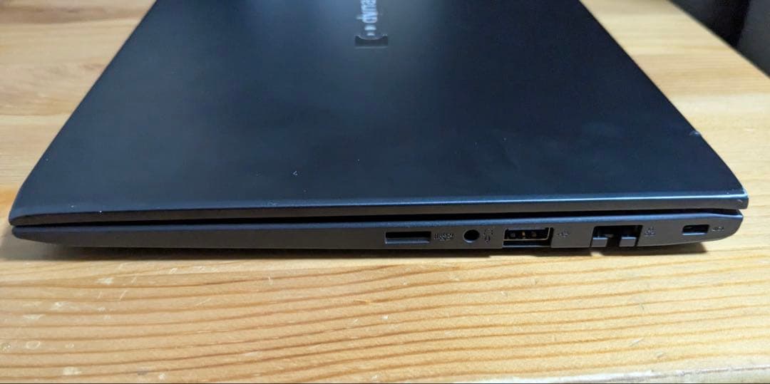 東芝　dynabook SJ73/ku 1235u 16gb 256GB