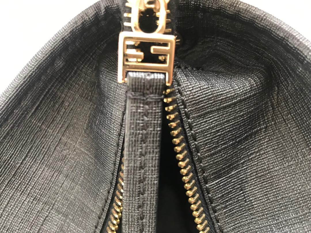 MONO様　FENDI 黒 軽量バッグ