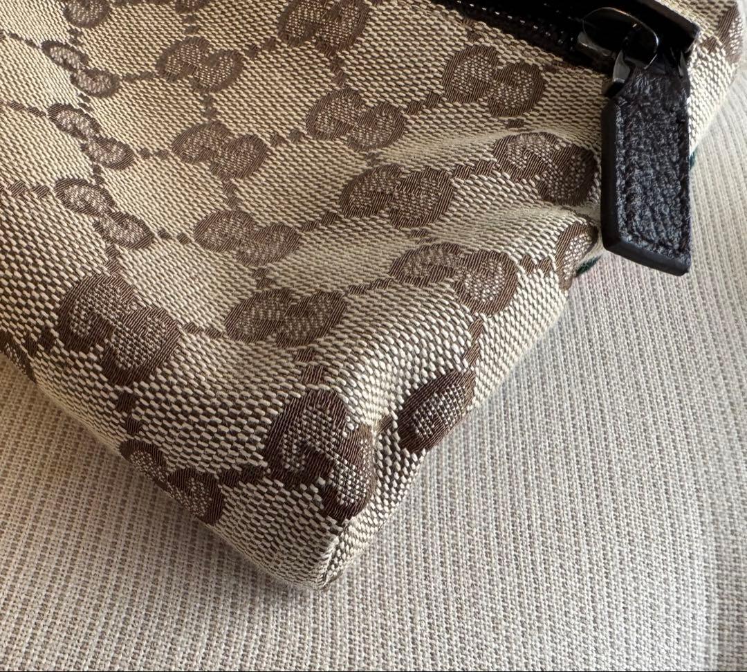 美品 GUCCI ボディバッグ・ウエストポーチ ケース付き！