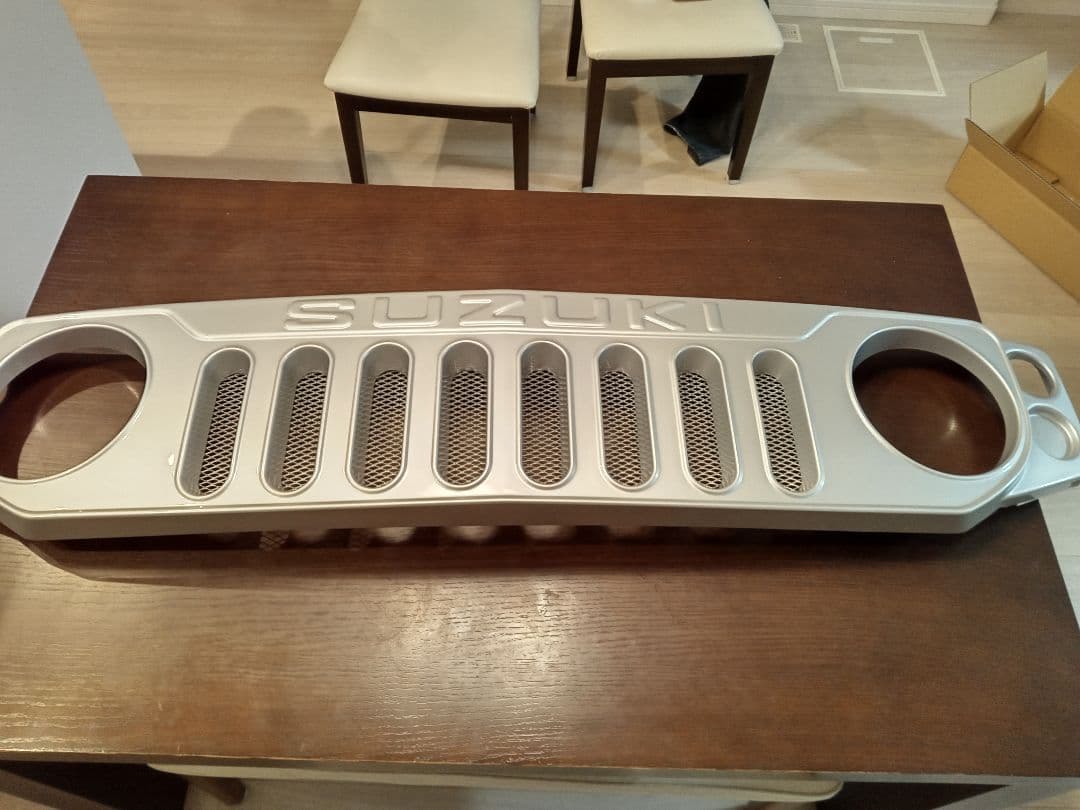 ジムニーメーカーシルバー塗装済みKLCフェイスグリルSJ未使用訳あり