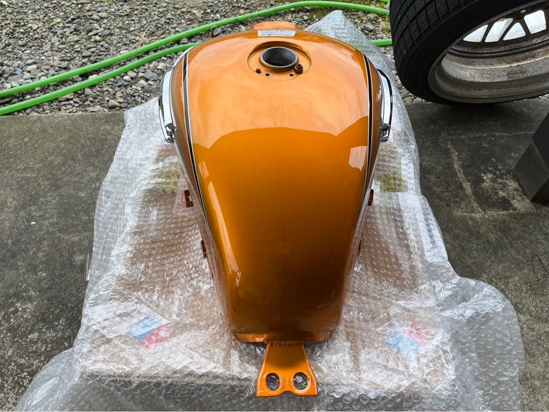 w800 タンク　サイドカバー　ヘッドライトセット