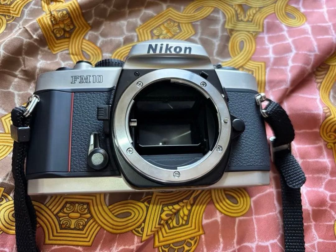 Nikon FM10カメラ Ai28mmレンズ付美品完動