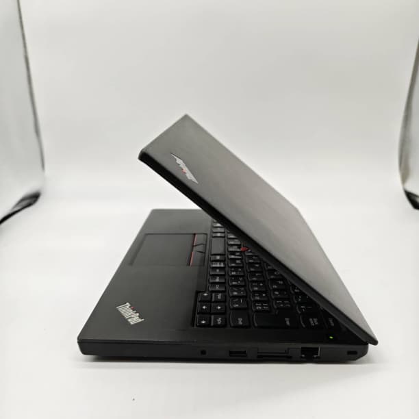 小型 動作◎ 12 レノボ i7-6500U 8GB SSD256GB オフィス