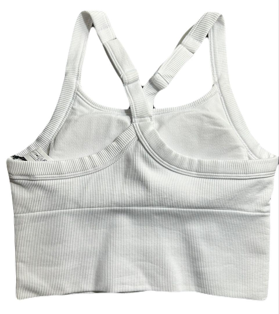 【新品未使用】alo アロ トップス タンクトップ パット ピラティス ヨガ