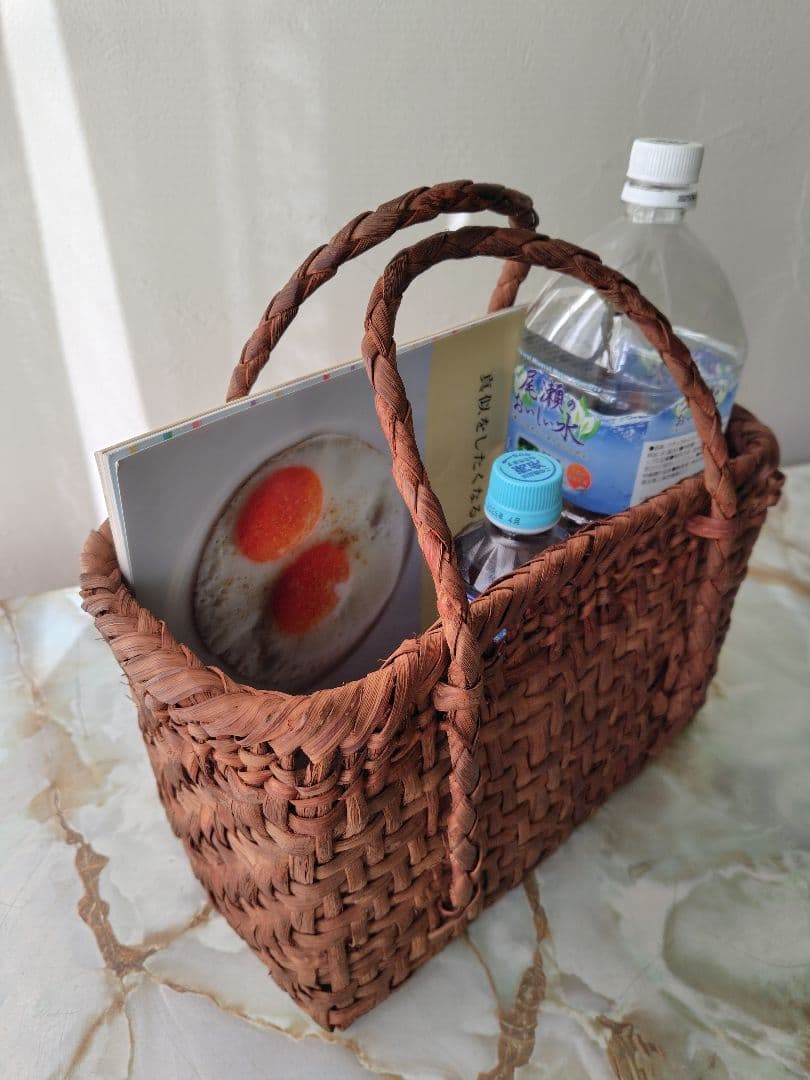 筒井幸彦さんの山葡萄カゴバッグ