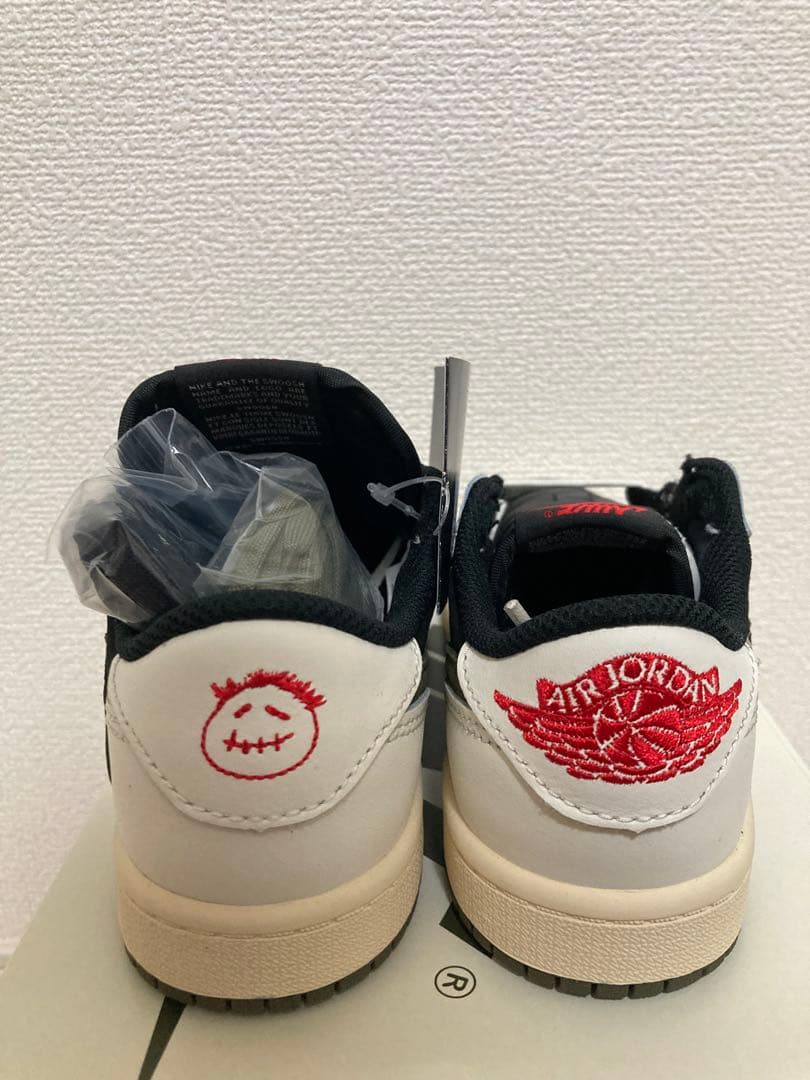 Travis Scott × Nike PS \"Medium Olive\"