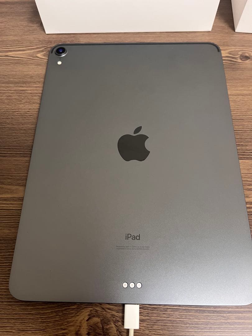 iPad Pro 11インチ　WI-FI 64GB 等4点セット売り