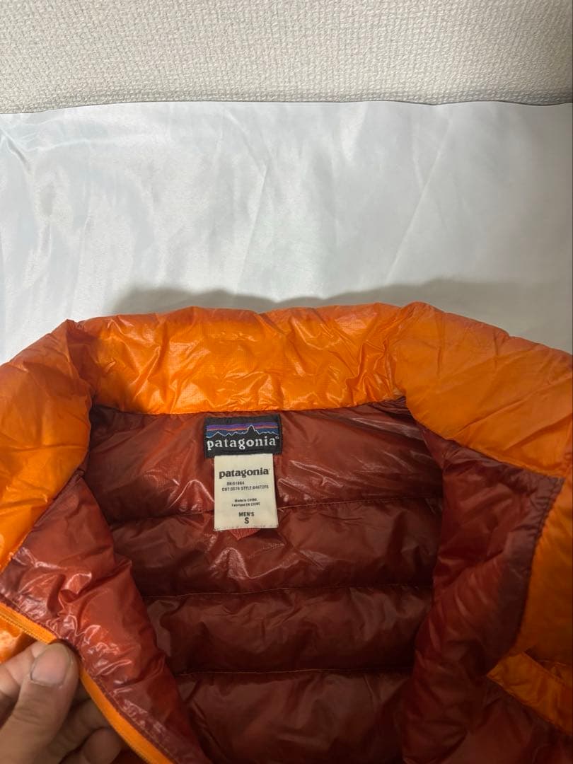 パタゴニア ダウンセーター ダウンジャケット オレンジ メンズＳ84672 軽量