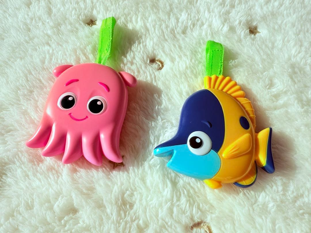 数回使用のみ　ファインディングニモ　ジャンパー　ジャンパルー