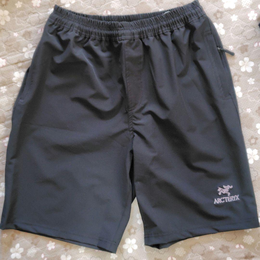 ARC'TERYX ブラック ショートパンツ L