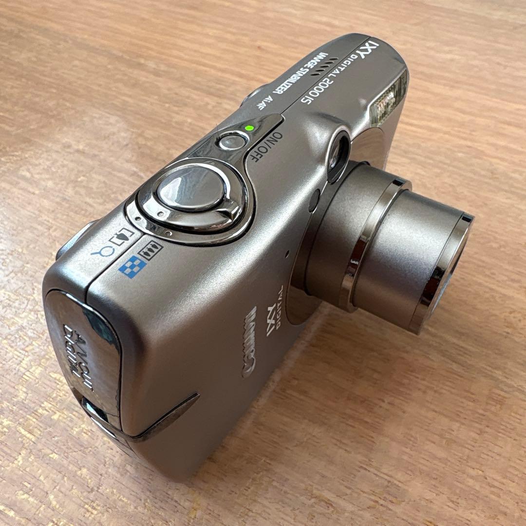 Canon IXY DIGITAL 2000 IS 【端子カバー破損】