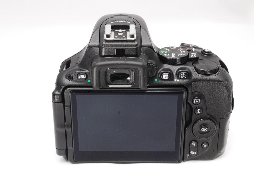 Nikon D5500 S数新品級 デジタル一眼レフ 18-55mmレンズ付き