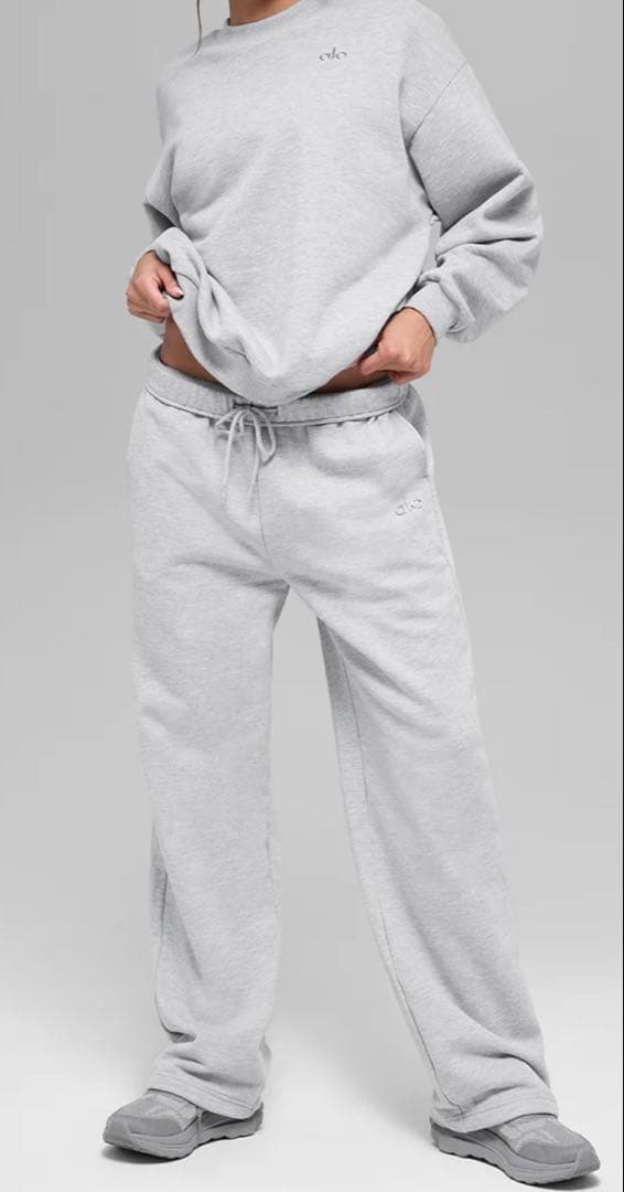 【新品未使用タグ付き】Alo yoga スウェット グレー　Sサイズ