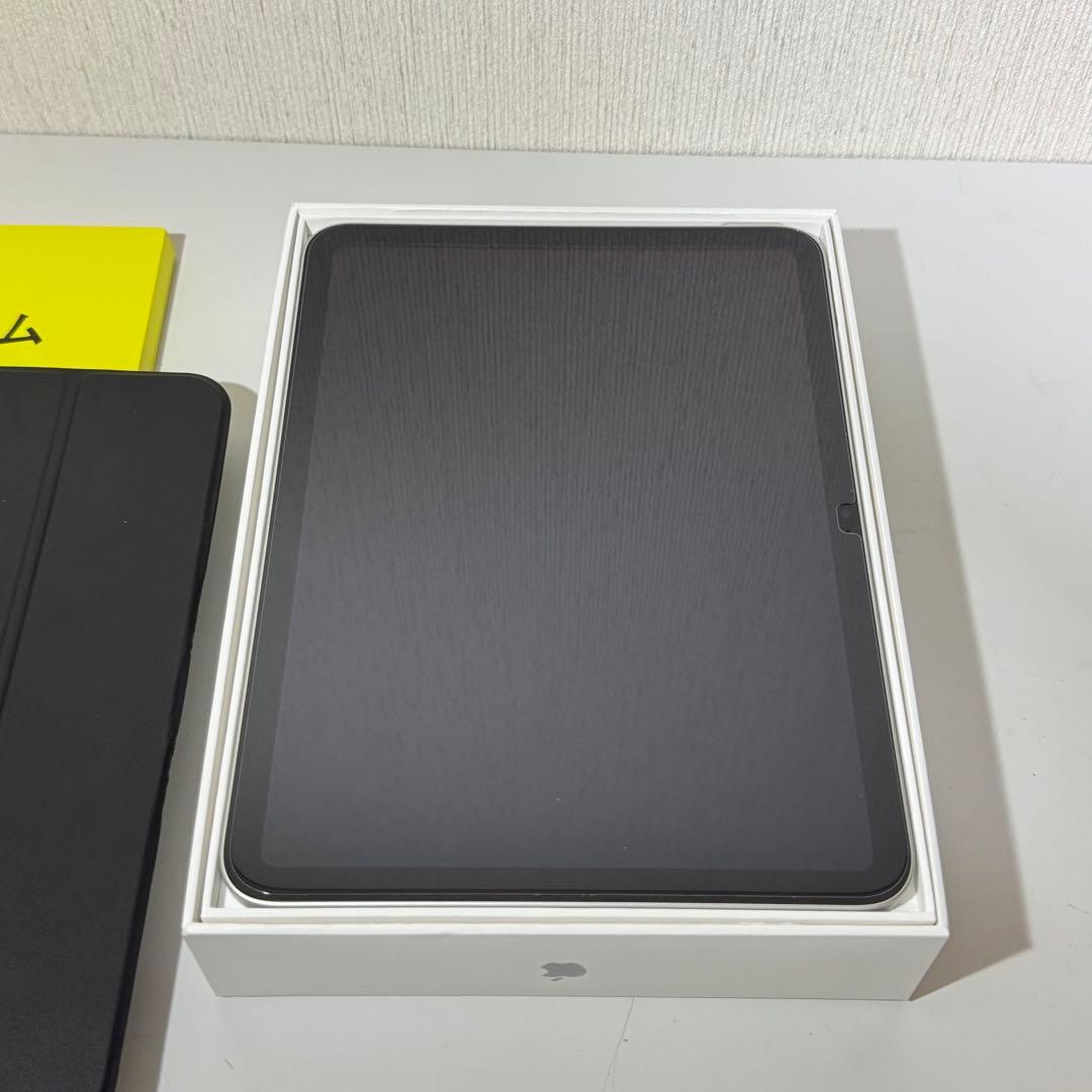 【極美品】iPad (A16) 128GB Wi-Fi シルバー ケース付き
