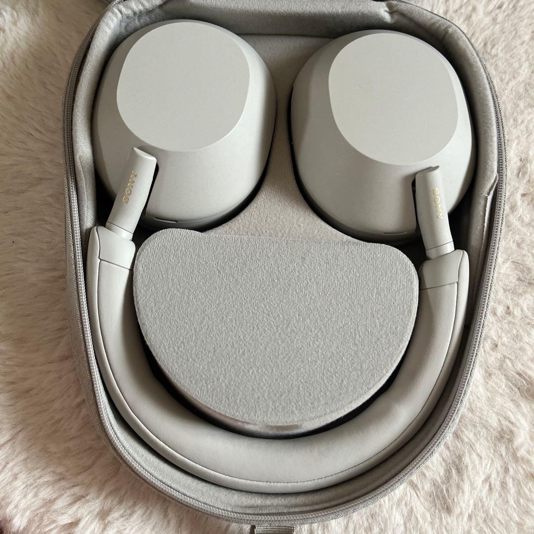 美品⭐️SONY WH1000XM5 ⭐️ワイヤレスヘッドホン グレー