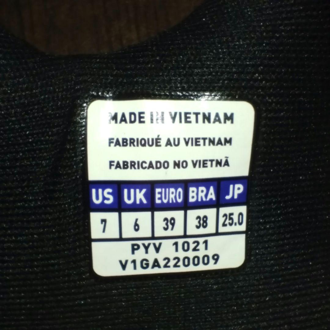 《新品未使用》ミズノ⭐ウェーブライトニングZ7 25cm