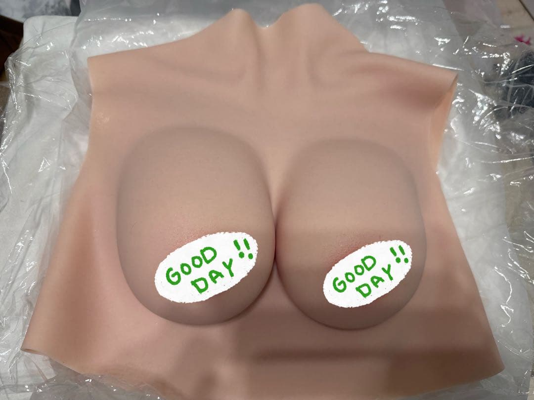 シリコンバスト　Cカップ