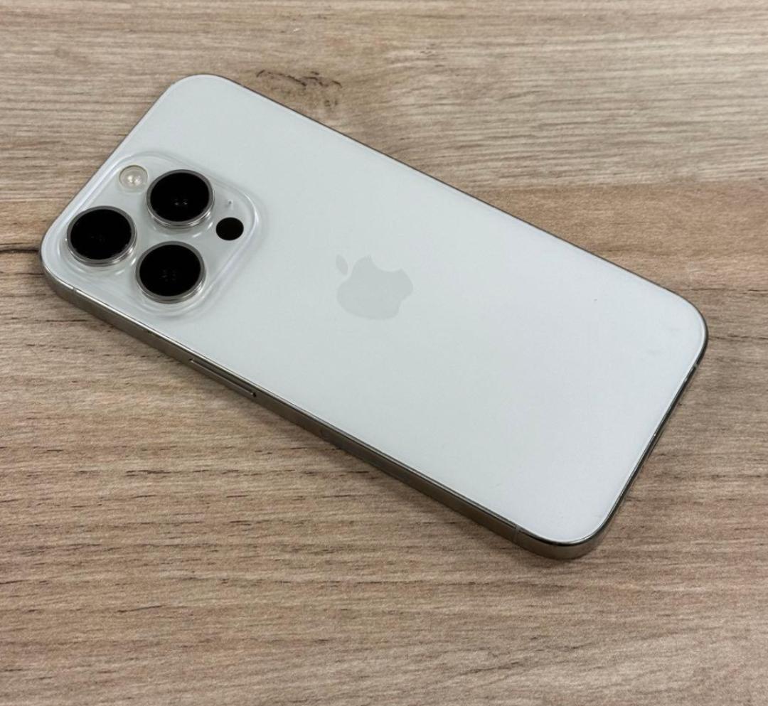 美品　iPhone 15 Pro 256gb SIMフリー版