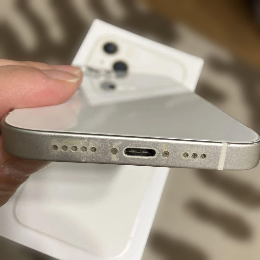Apple iPhone 13 ホワイト 本体　ジャンク