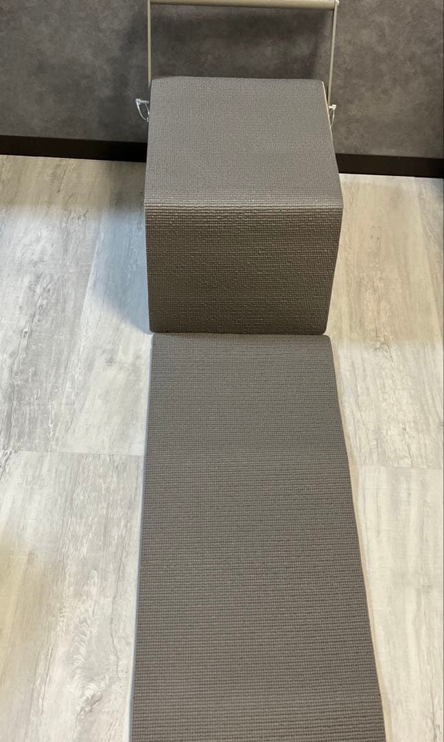 【Meltis】　自宅でピラティス　部屋に溶け込むマルチトレーニング用品