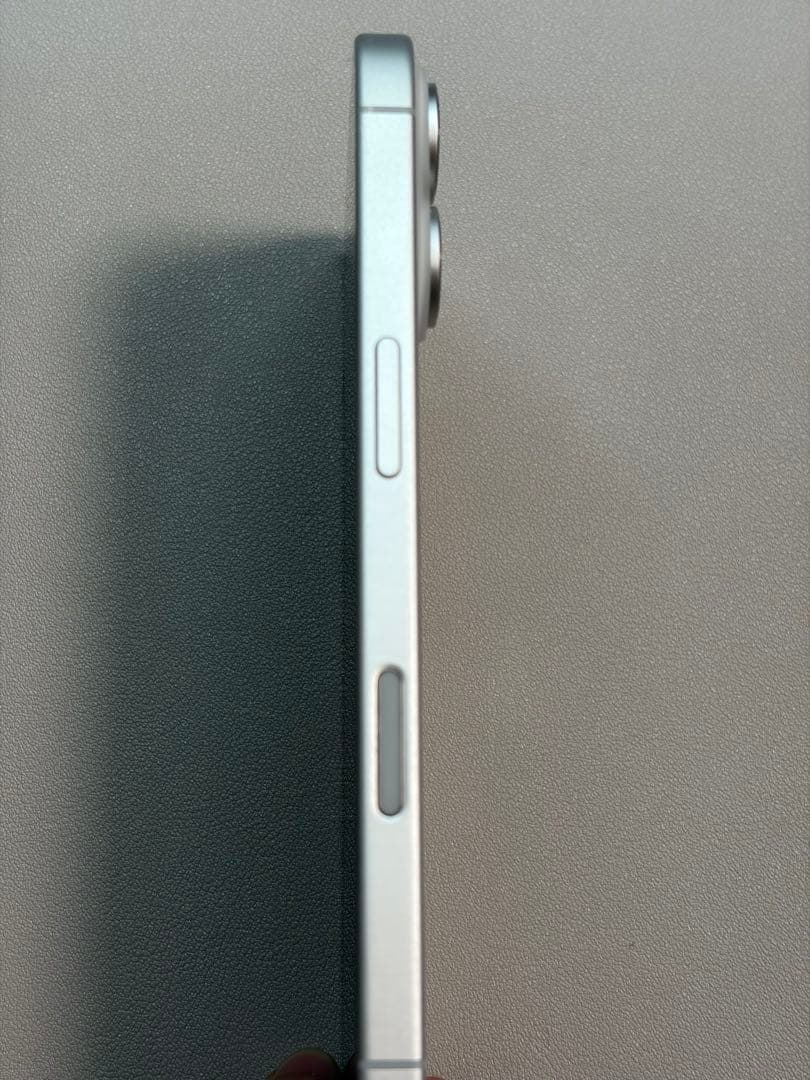 iPhone16 128GBホワイトSIMフリー