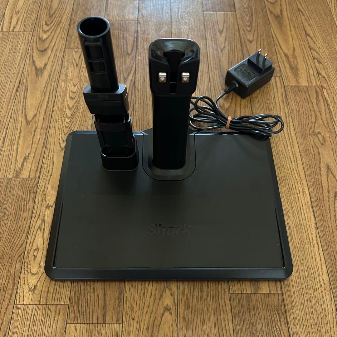 Shark コードレススティッククリーナー　CS100J