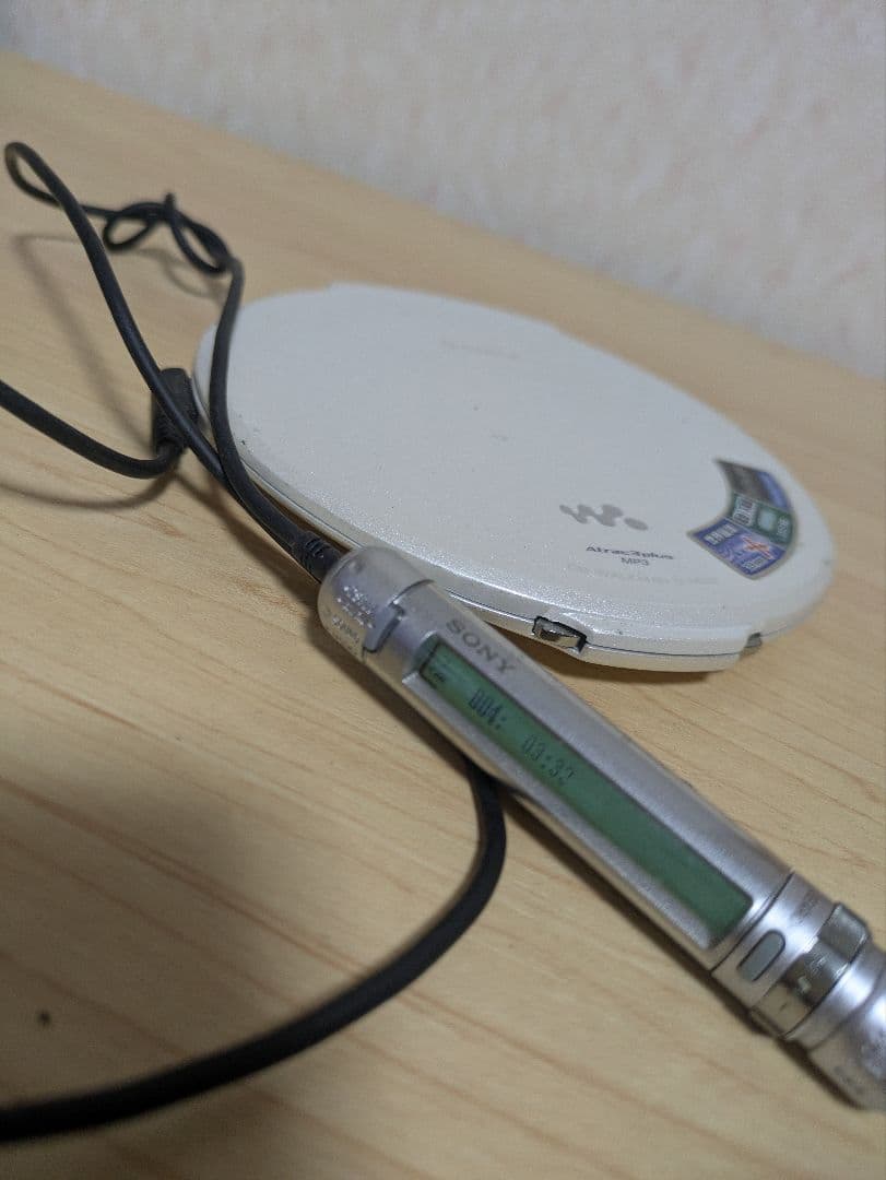 た*ん様 SONY D-NE20 ポータブルCDプレーヤー現状品ジャンク