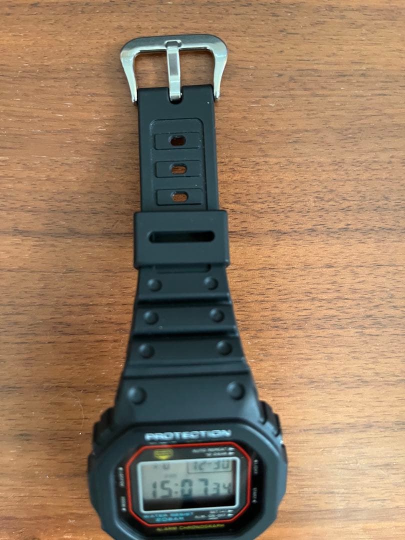 初代G-SHOCK 復刻モデル　DW-5000R-1AJF