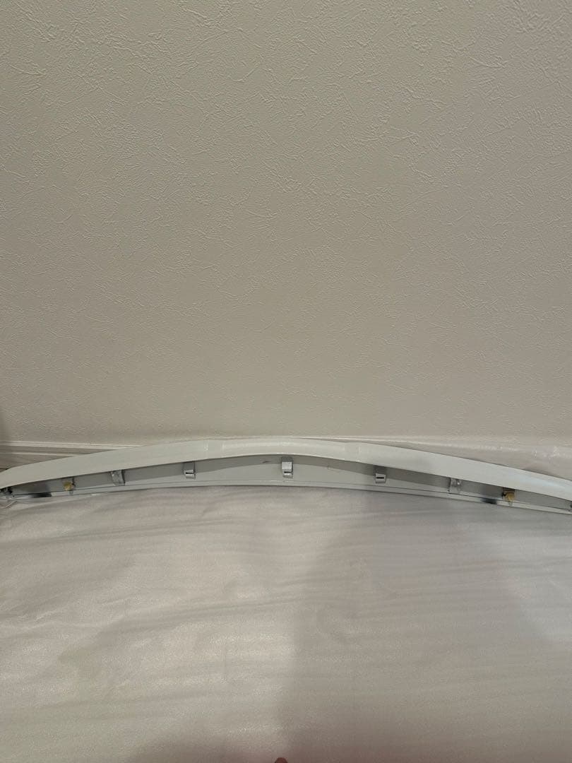 トヨタ 30アルファード　純正　フードトップモール　 ホワイトパール