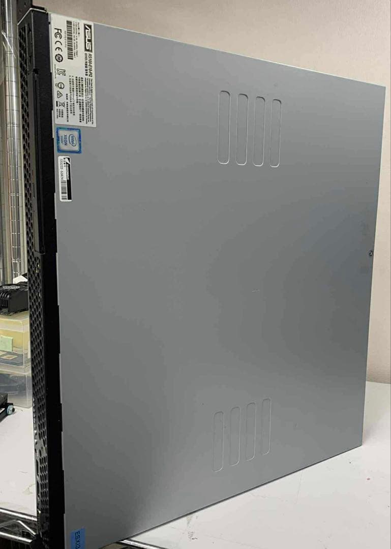 ASUS Xeon E-2146G 16GB 256Gb HDD1TB モニター