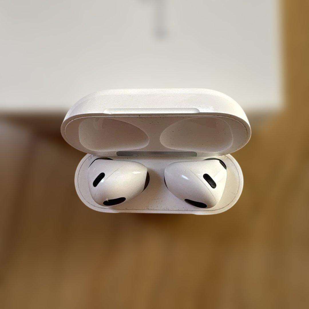 AirPods（第3世代） 充電ケース付き