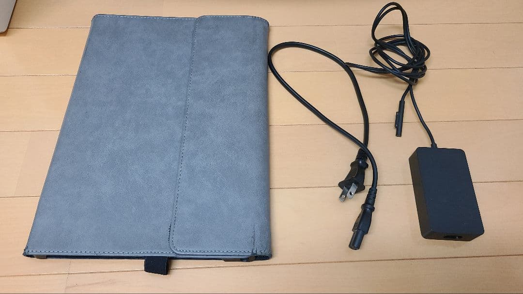 Surface Pro 6 本体 + キーボード + ACアダプター+ケース