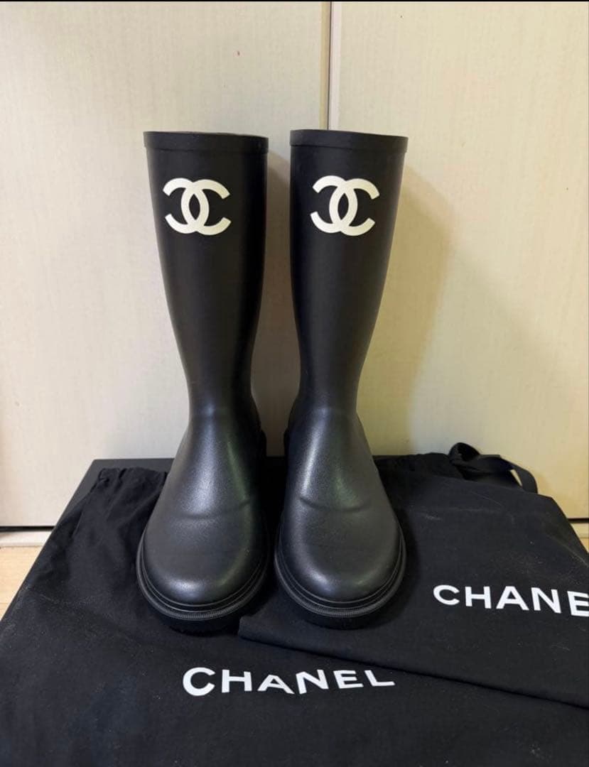 CHANEL ブラック 長靴・レインブーツ 収納袋付き　38