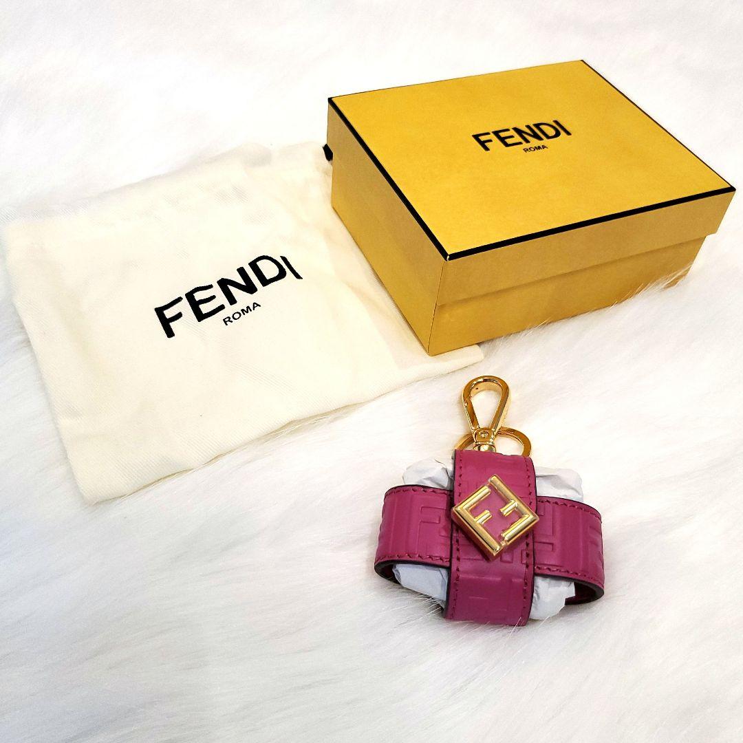 正規店購入☆新品☆FENDI AirPods Proケース　キーホルダー