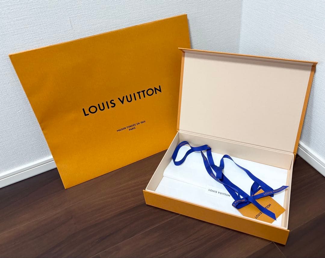 ルイヴィトン 空箱13個、袋14個 その他