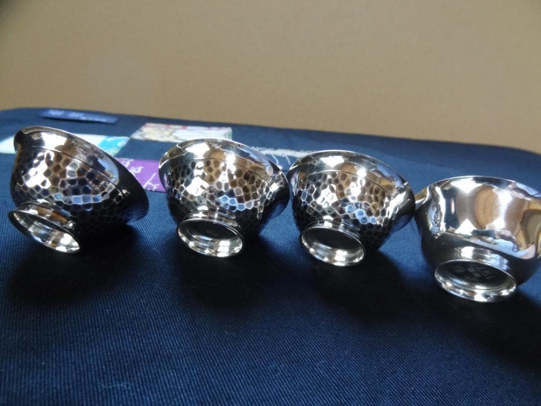銀杯　純銀盃　純銀刻印　鎚目他　お猪口　4個　重量約67ｇ