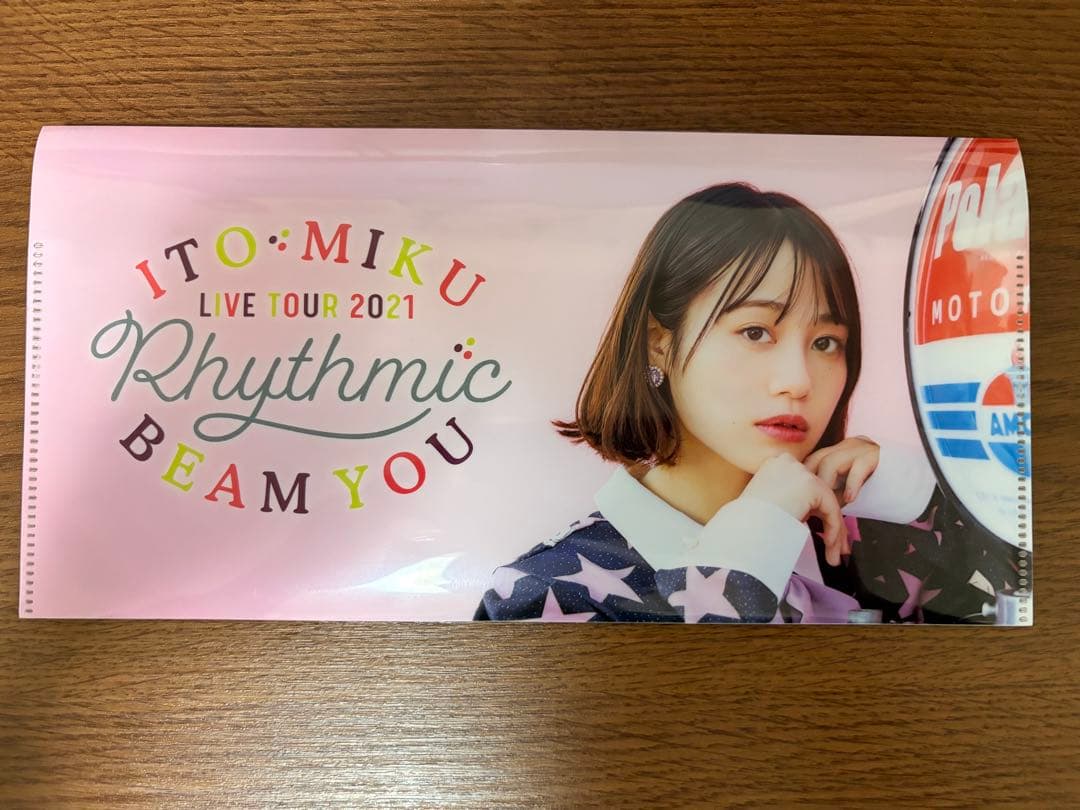 り*う様 伊藤美来 直筆サイン入りチェキ みっくとえほん