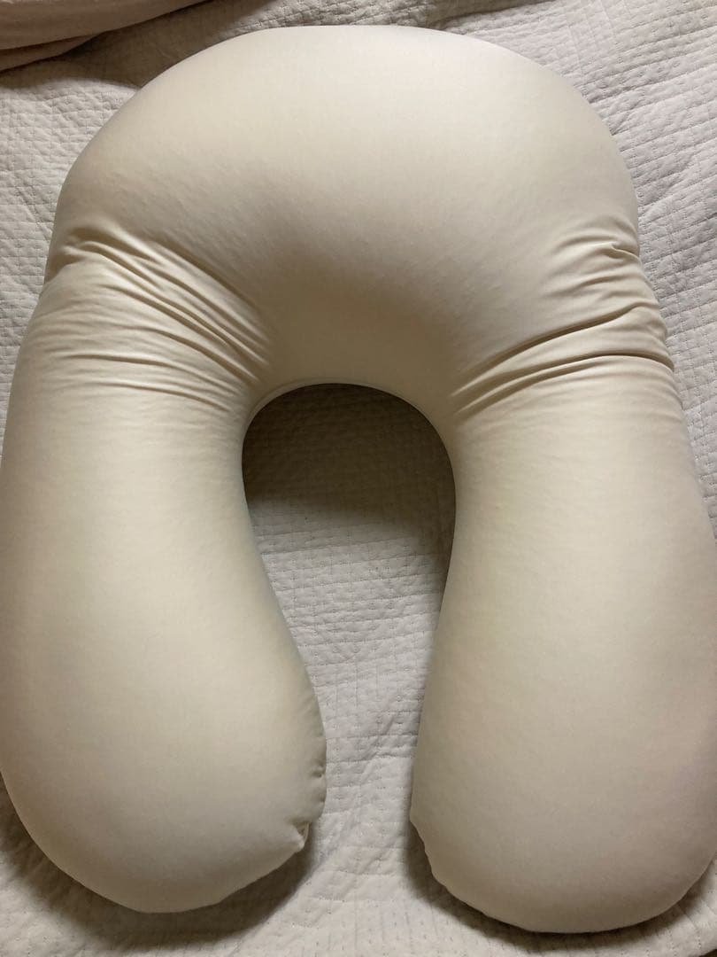 Yogibo U字型クッションとカバー クリーム