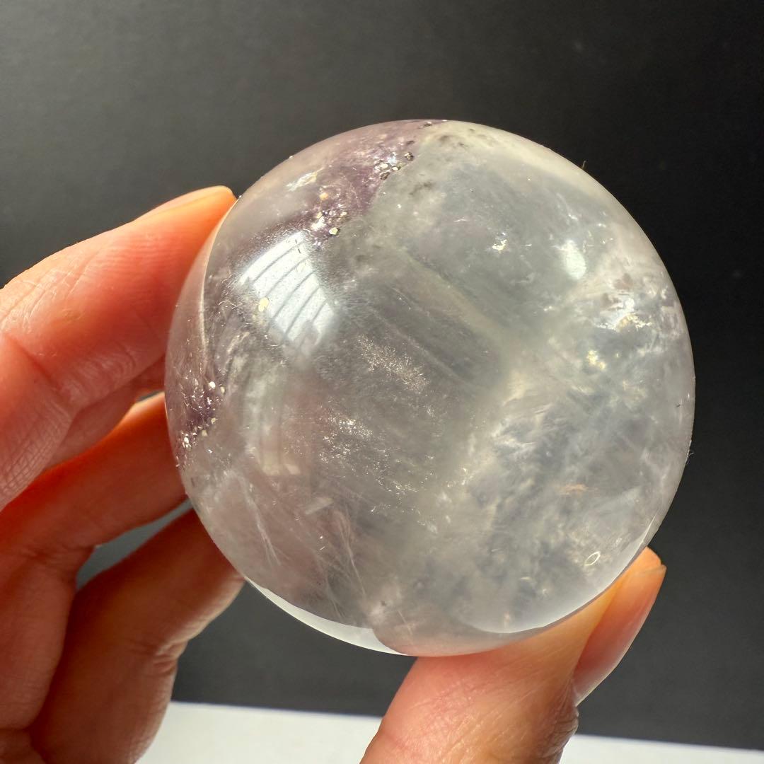 天然石パイライト共生フローライトのスフィア　丸玉　置物NO.020615