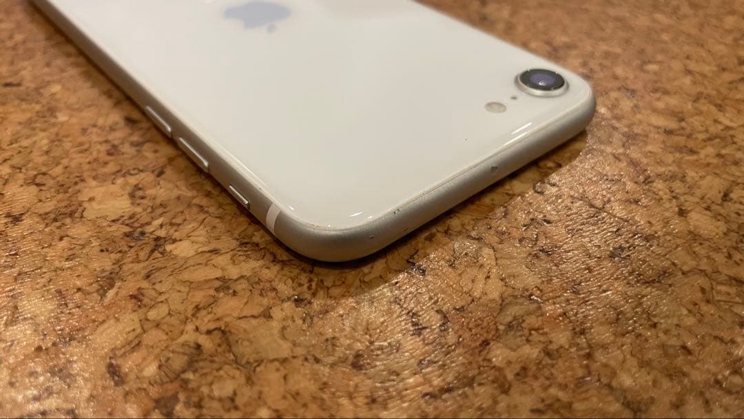 iPhone SE (第2世代) 128GB ホワイト スクリーンひび割れあり