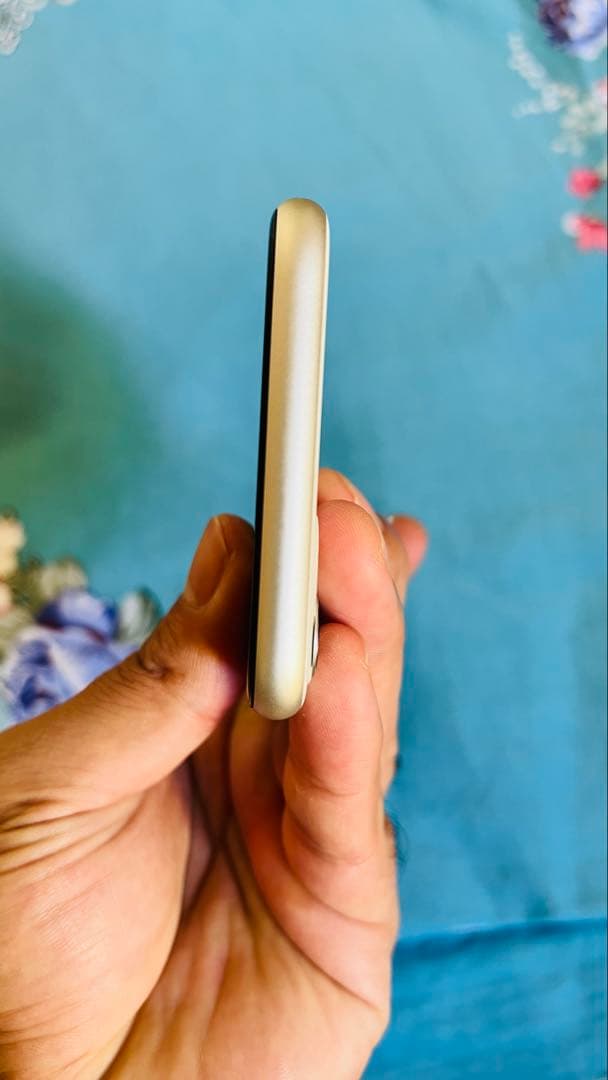 Apple iPhone 11 ホワイト 本体SIMロックなし